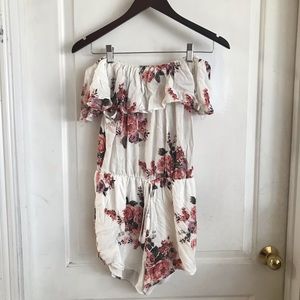 ❌SOLD❌ White Floral Off Shoulder Romper